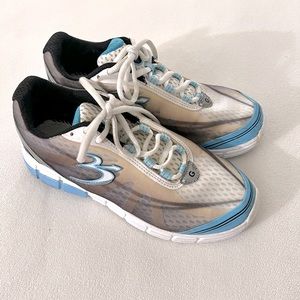 GDEFY GRAVITY DEFYER White/Black Women’s Athletic Walking Sneakers Sz 8